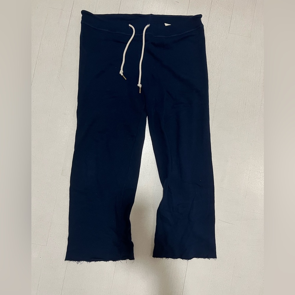 The GREAT lose sweatpants. Non elastic top w drawstring. Wide leg